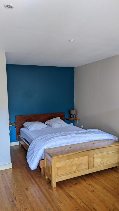 Gite-la Combelle Country house Dornas