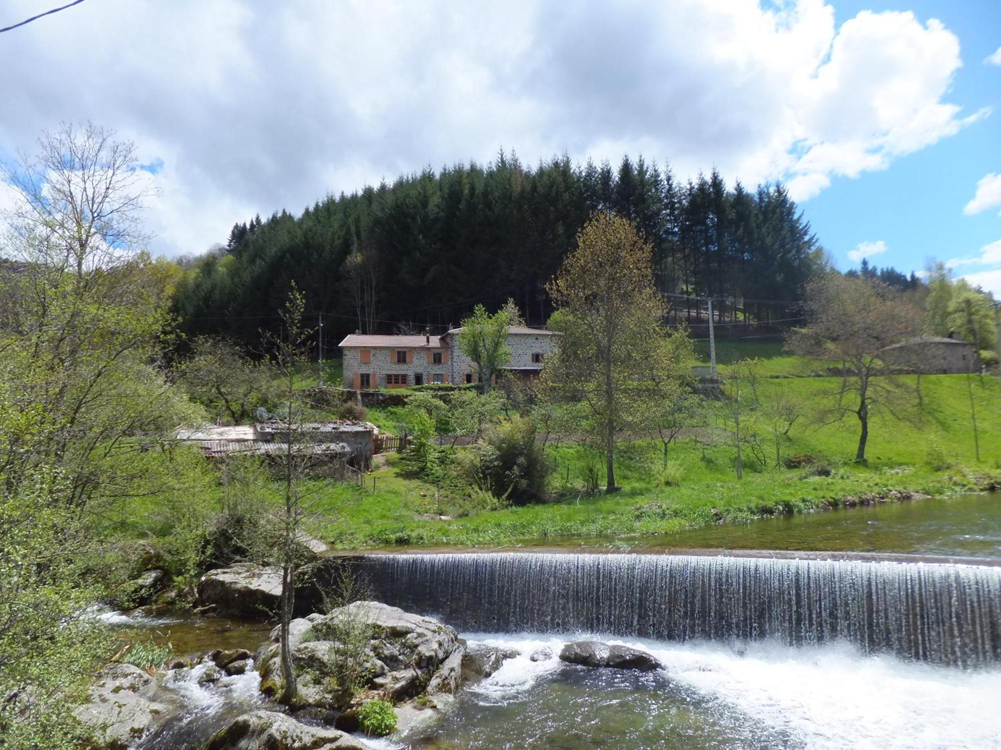 Country house Gite-la Combelle *