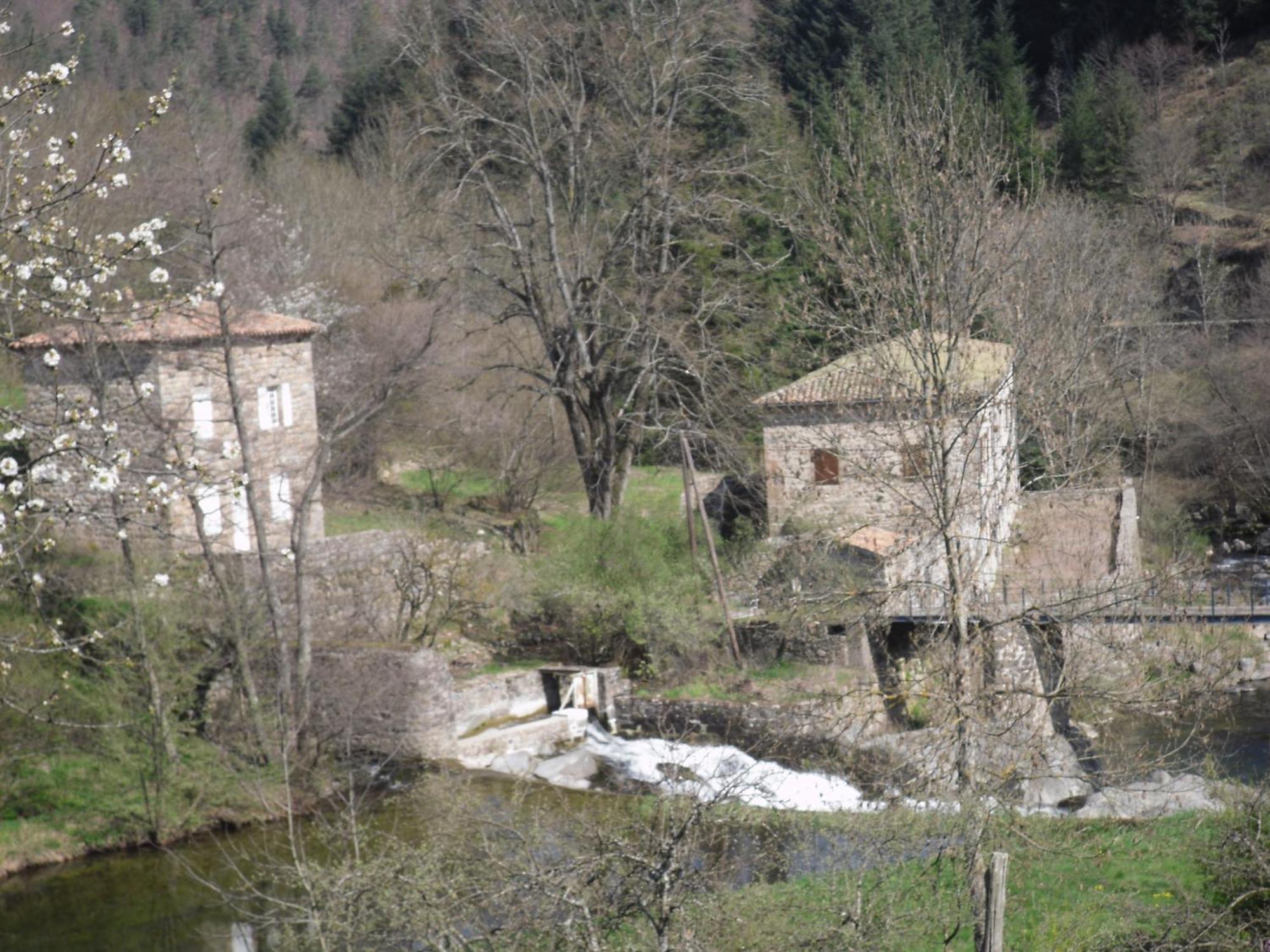 Country house Gite-la Combelle *